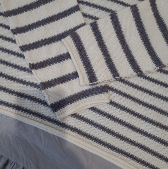 Madewell Women's SZ Med. Merino Wool Blend Mock neck blue ivory sweater coastal - Picture 9 of 10